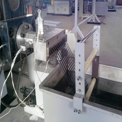 Electrical Scraps Plastic Granules Machine With Single - Screw Extruder